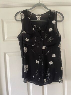 Black Floral Sleeveless V-Neck Top Maurice’s medium